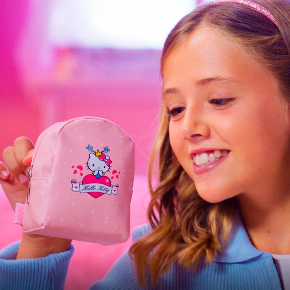 Колекційна сумка-сюрприз HELLO KITTY – ПРИЄМНІ ДРІБНИЧКИ (у дисплеї)