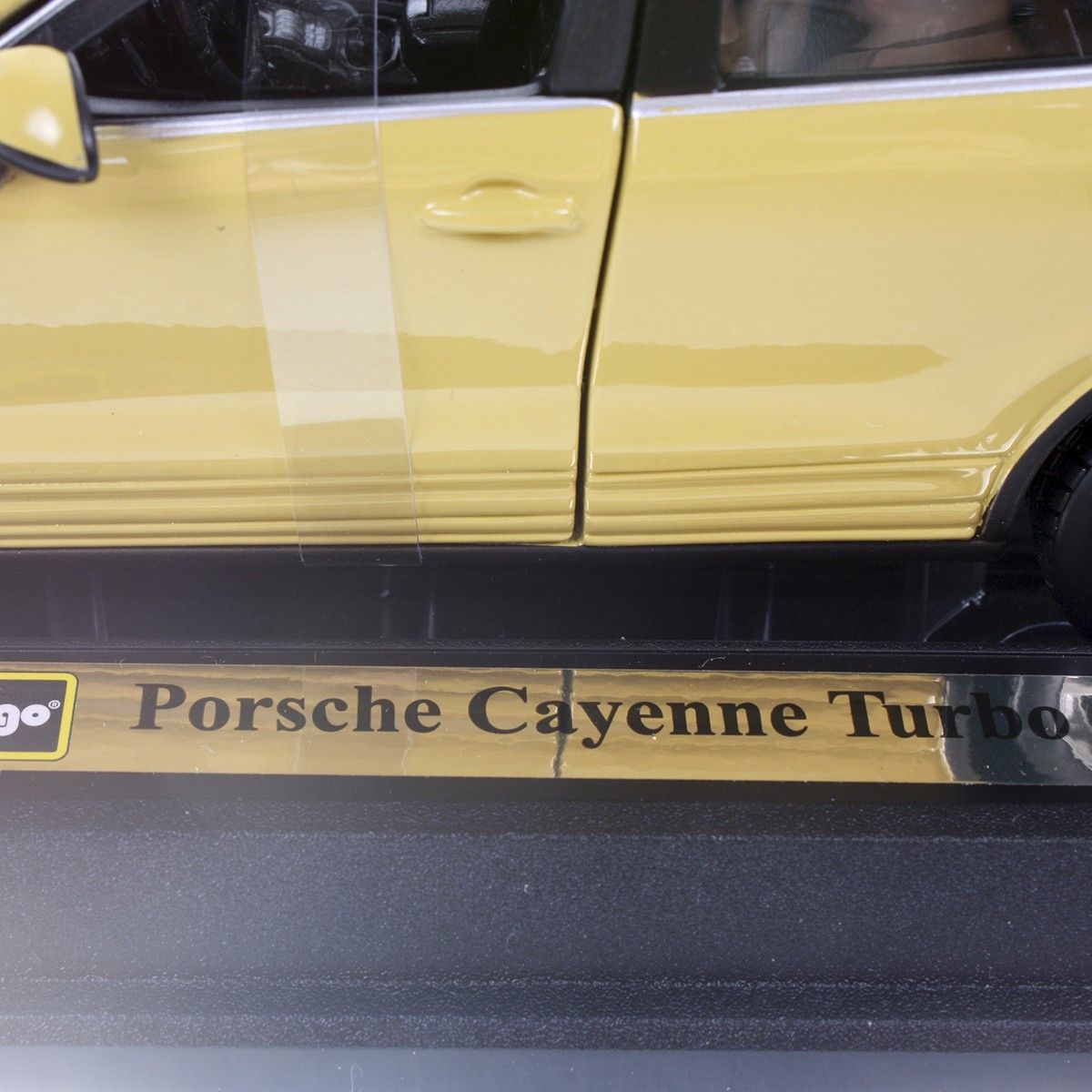 Автомодель - PORSCHE CAYENNE TURBO (асорті білий, жовтий, 1:24)