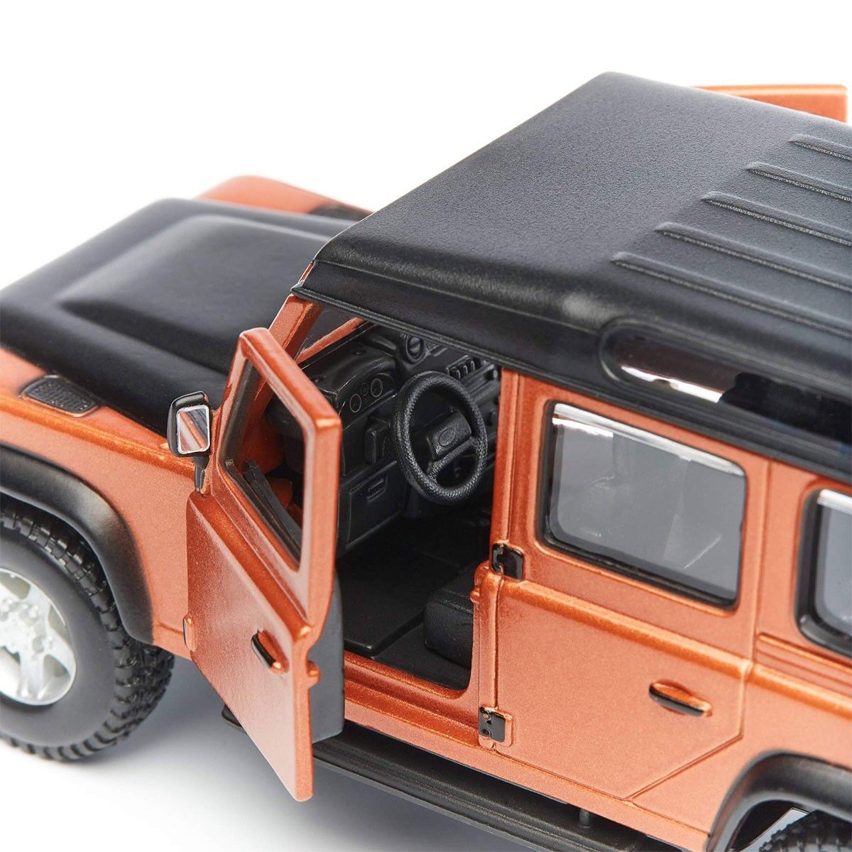 Автомодель - LAND ROVER DEFENDER 110 (асорті зелений, білий, помаранчевий металік 1:32)
