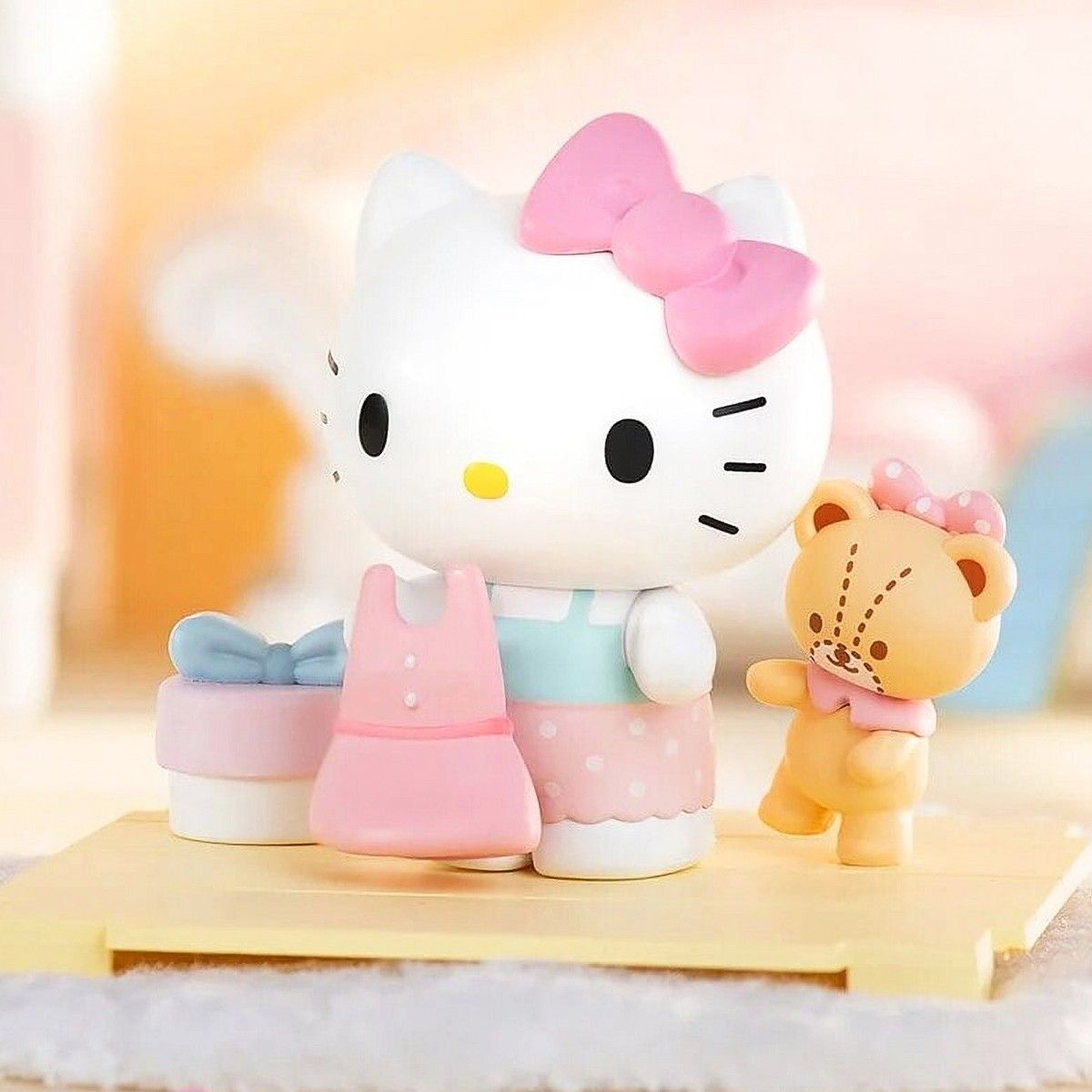 Фігурка-сюрприз POP TOP HELLO KITTY – МИЛА ПОДРУЖКА (в ас.)
