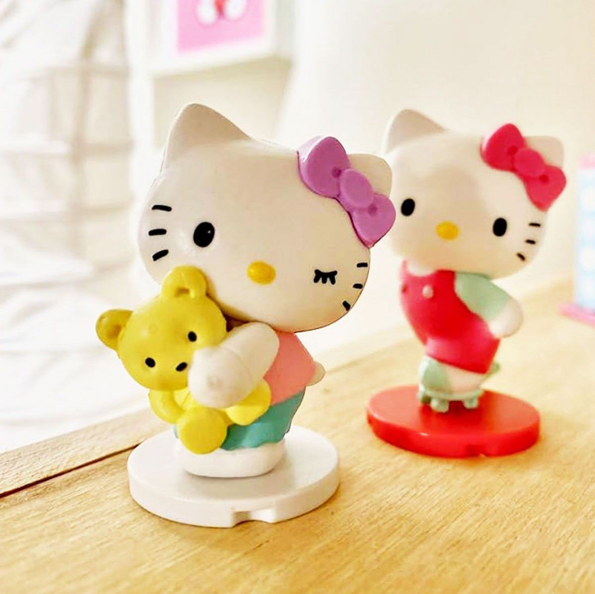 Колекційна фігурка-сюрприз YOU YOU – ГАРНЮНІ HELLO KITTY (в диспл.)
