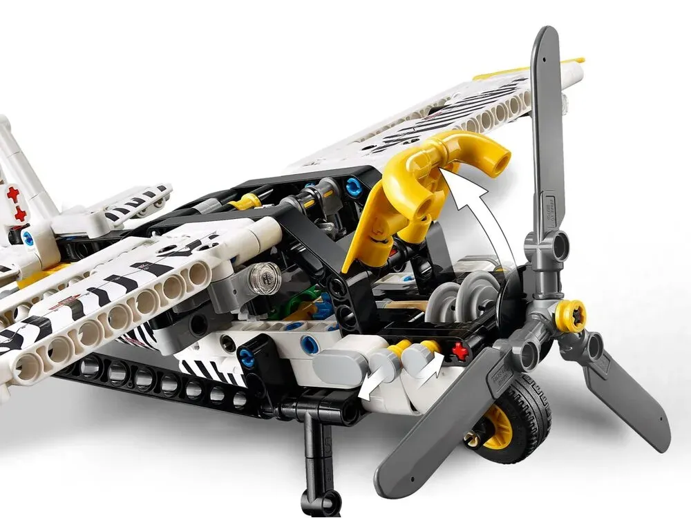 Конструктор LEGO Technic Буш-літак (42198)