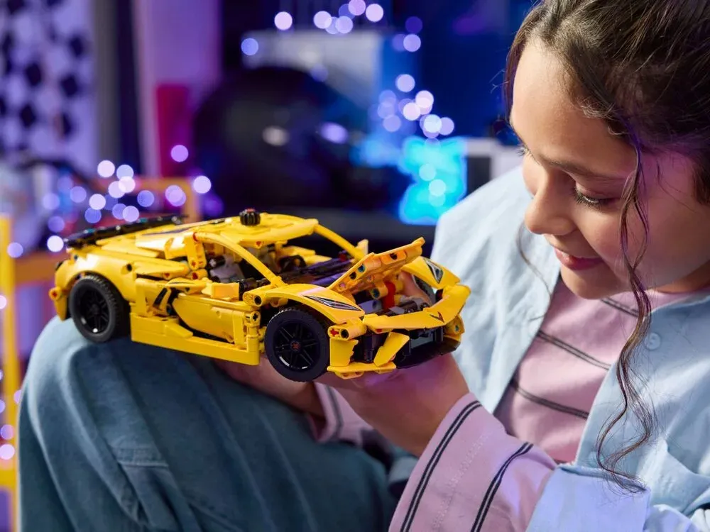Конструктор LEGO Technic Chevrolet Corvette Stingray (42205)