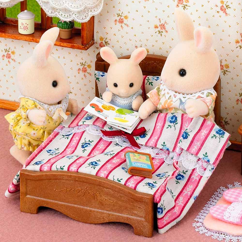 Ігровий набір Велике ліжко і тумбочка Sylvanian Families (5019)