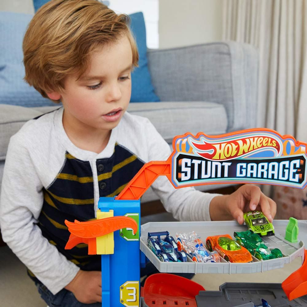 Ігровий набір Hot Wheels Гараж для трюків (GNL70)