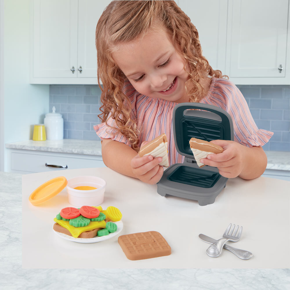 Набір для творчості Play-Doh Kitchen creations Сирний сендвіч (E7623)