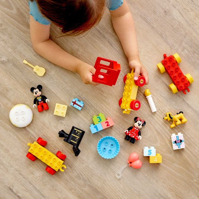 Конструктор LEGO DUPLO Disney Святковий потяг Міккі та Мінні (10941)