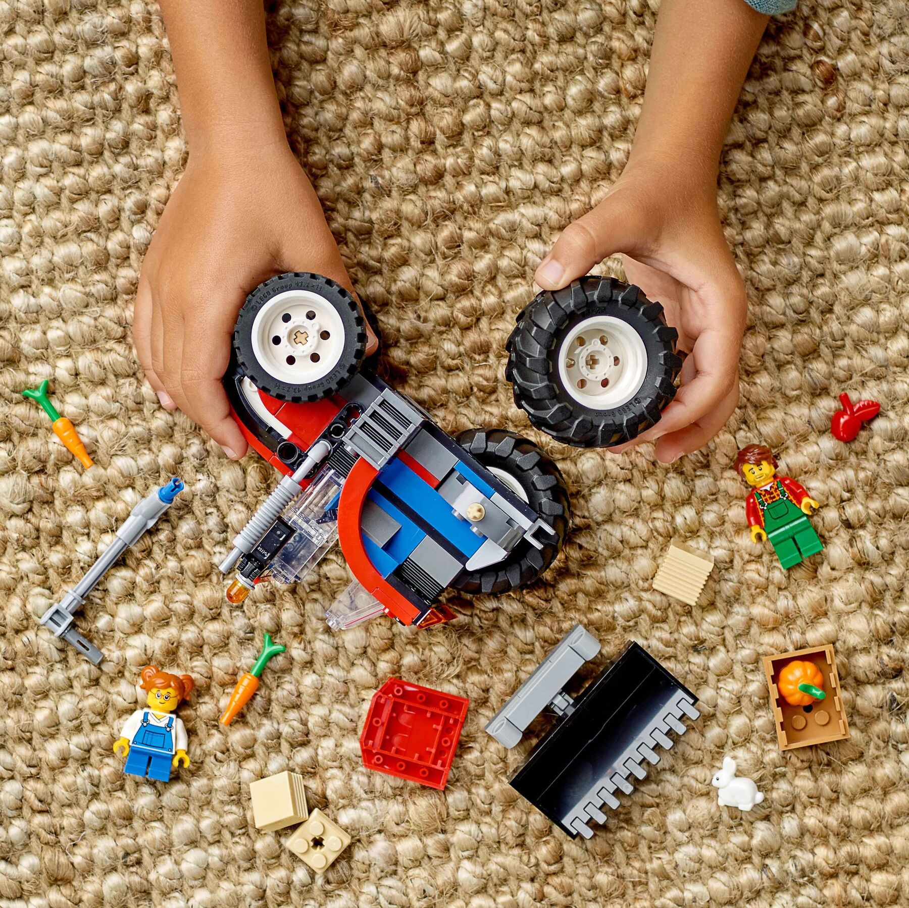 Конструктор LEGO City Трактор (60287)