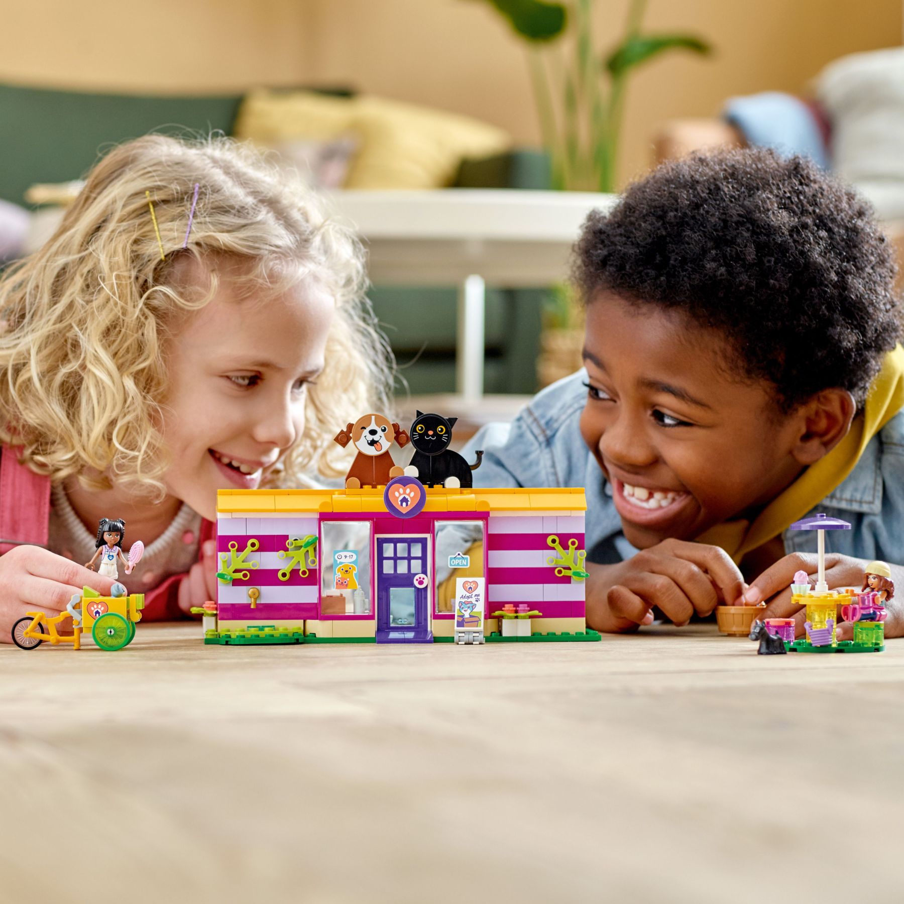 Конструктор LEGO Friends Кафе та притулок для тварин (41699)