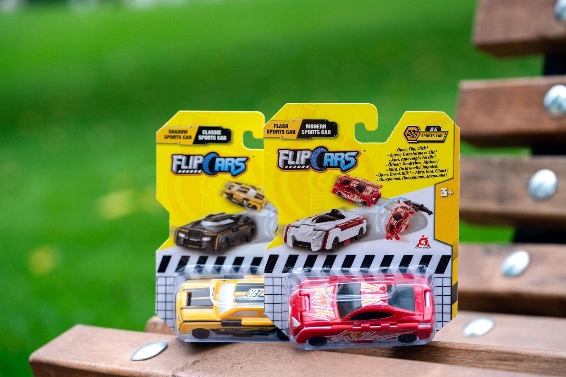 Машинка-трансформер Flip Cars Спорткари блискавка і сучасний 2 в 1 (EU463875B-06)