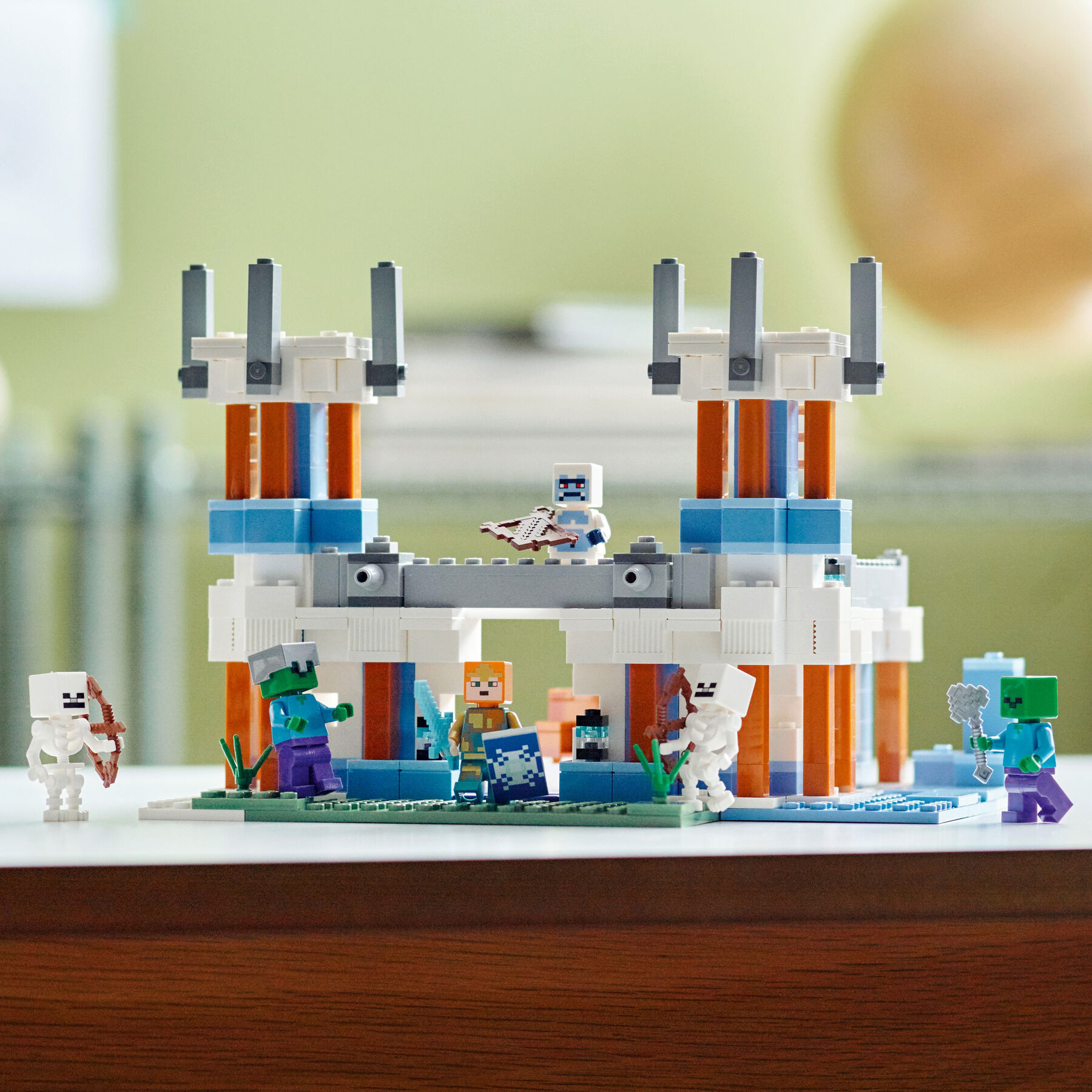 Конструктор LEGO Minecraft Крижаний замок (21186)