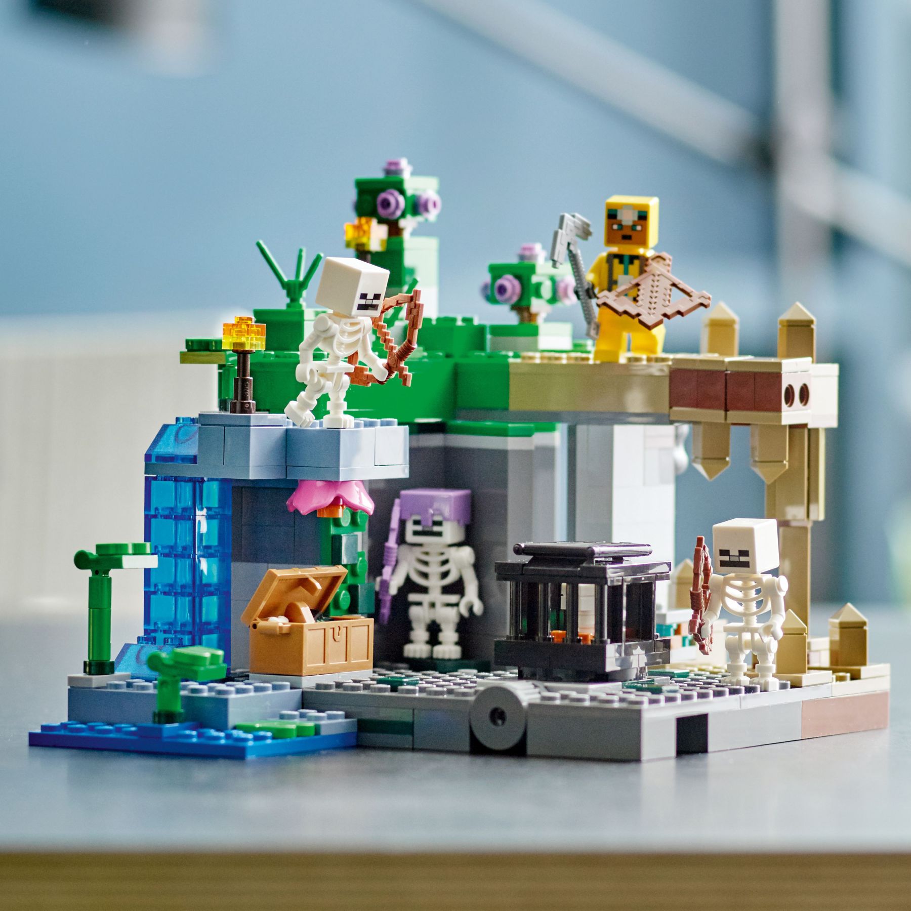 Конструктор LEGO Minecraft Підземелля скелетів (21189)