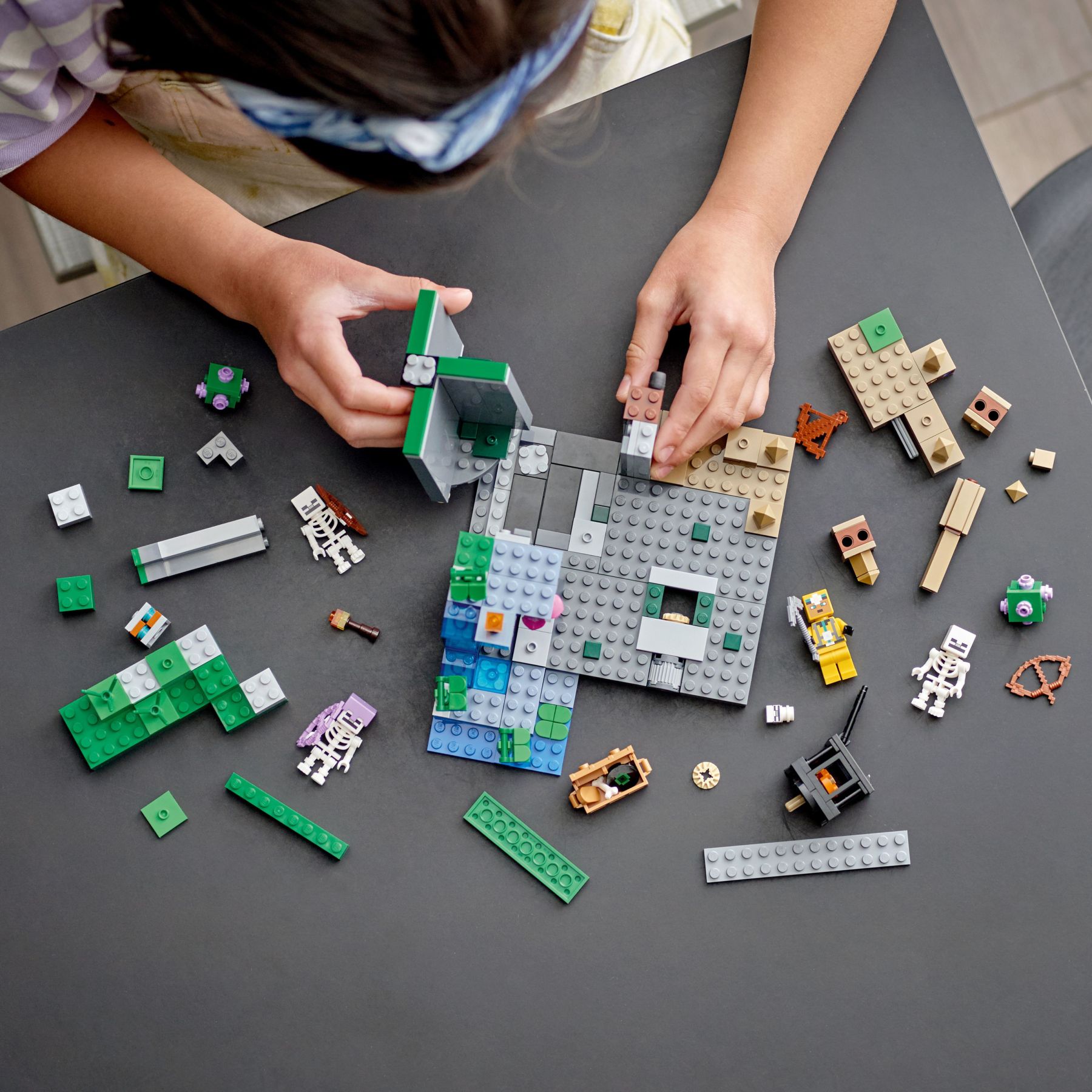 Конструктор LEGO Minecraft Підземелля скелетів (21189)