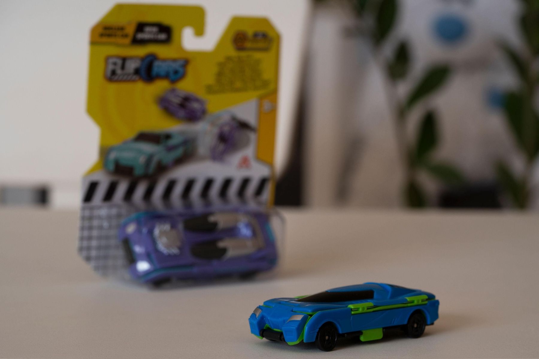 Машинка-трансформер Flip Cars Спорткар уламок і Спорткар трансформер 2 в 1 (EU463875B-05)