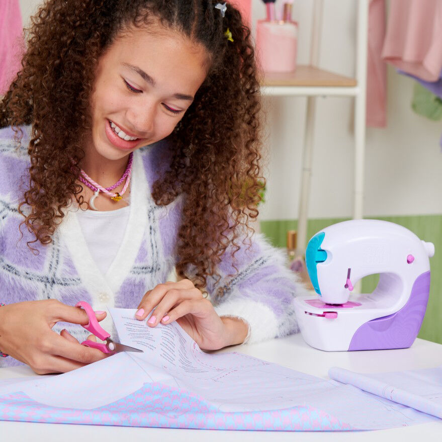 Ігровий набір Cool Maker Швейна машинка Fashion Studio (SM37560)
