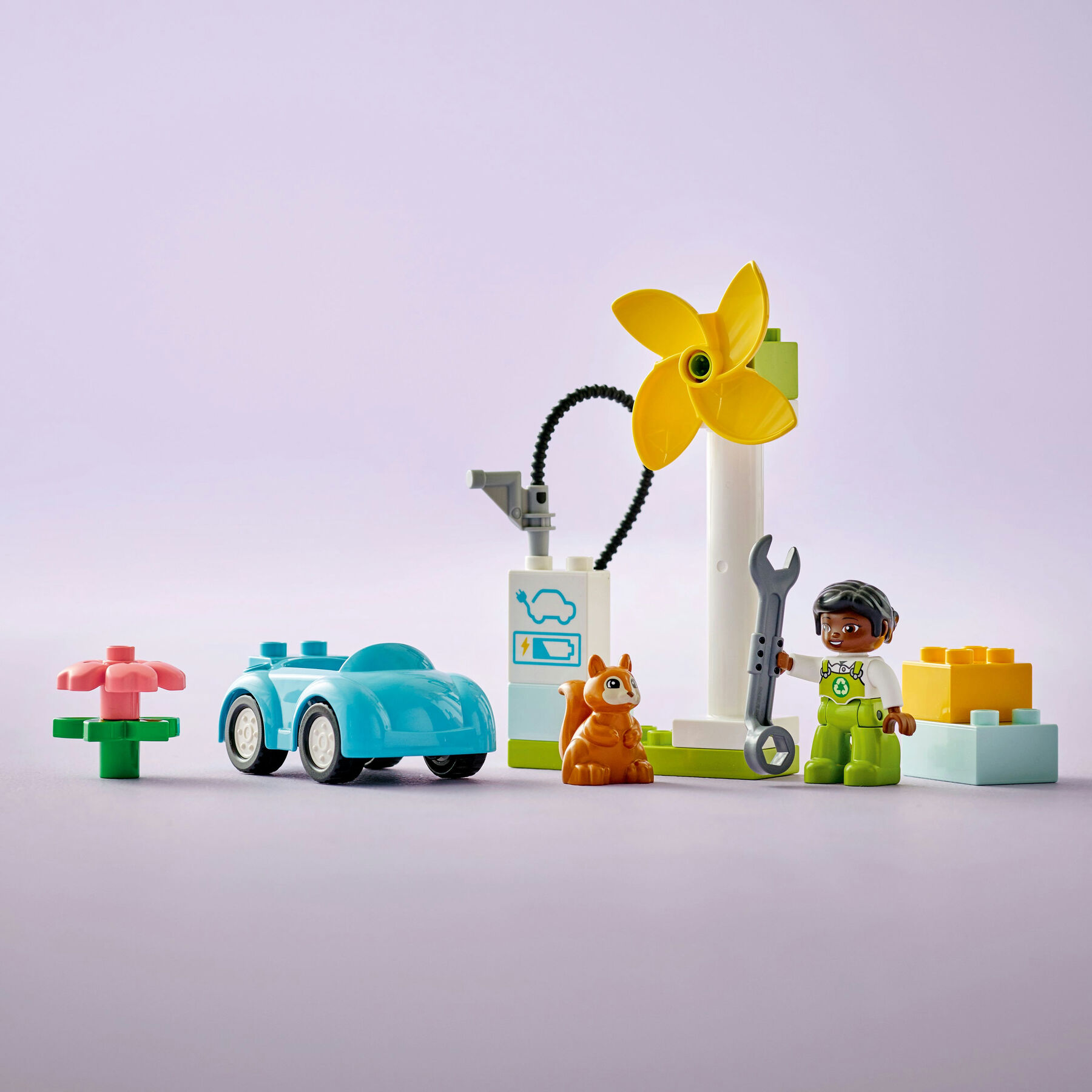 Конструктор LEGO DUPLO Вітрова турбіна та електромобіль (10985)