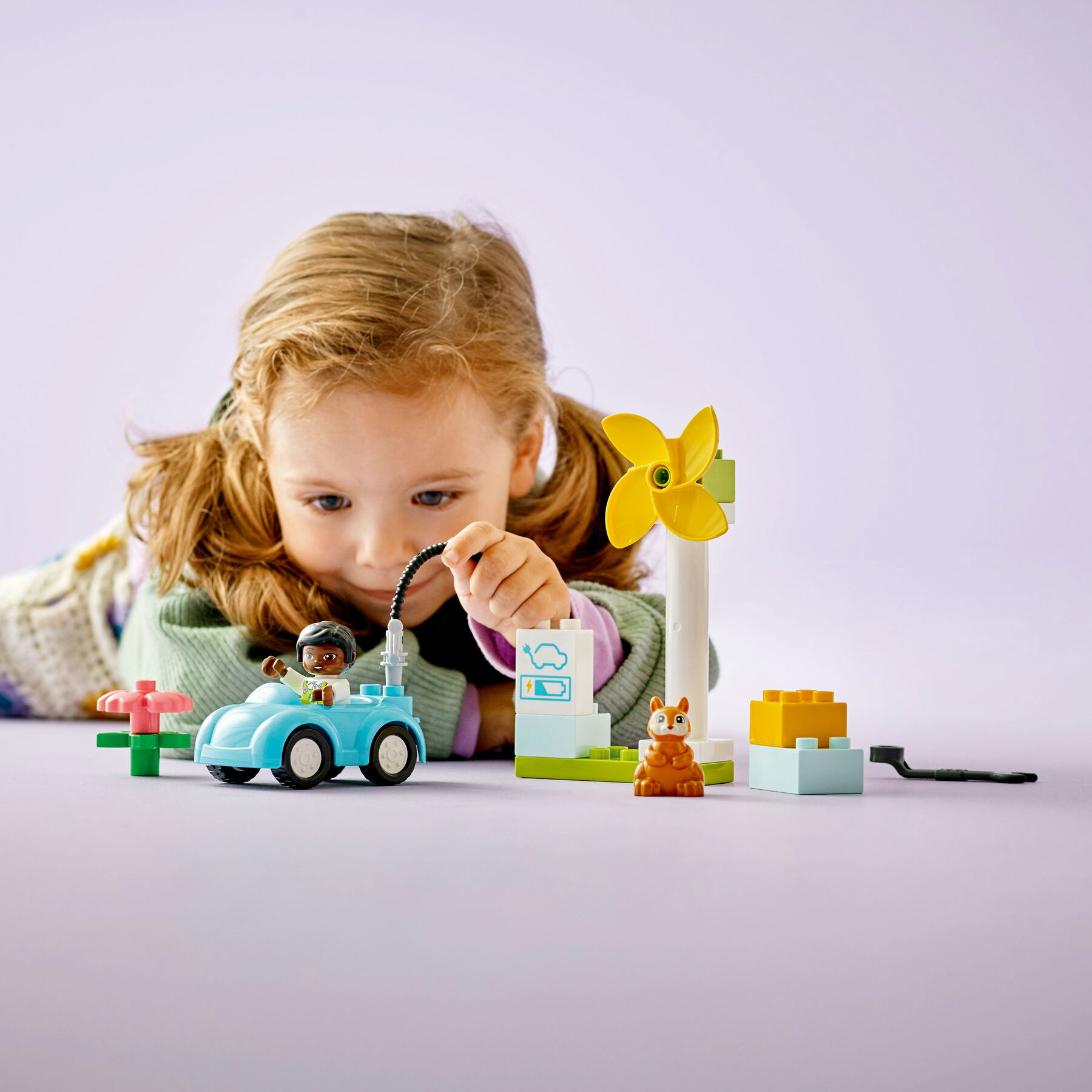 Конструктор LEGO DUPLO Вітрова турбіна та електромобіль (10985)