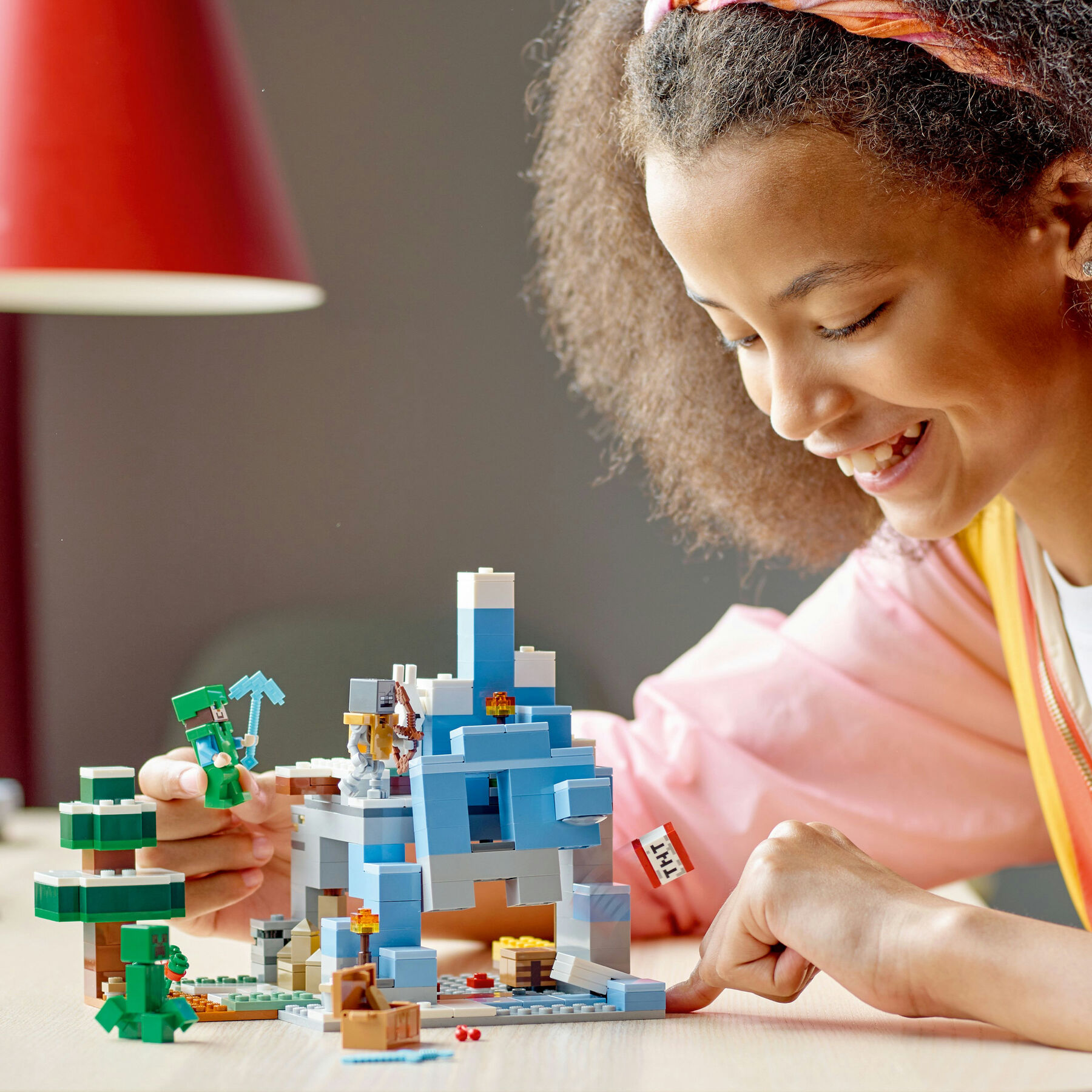 Конструктор LEGO Minecraft Замерзлі верхівки (21243)