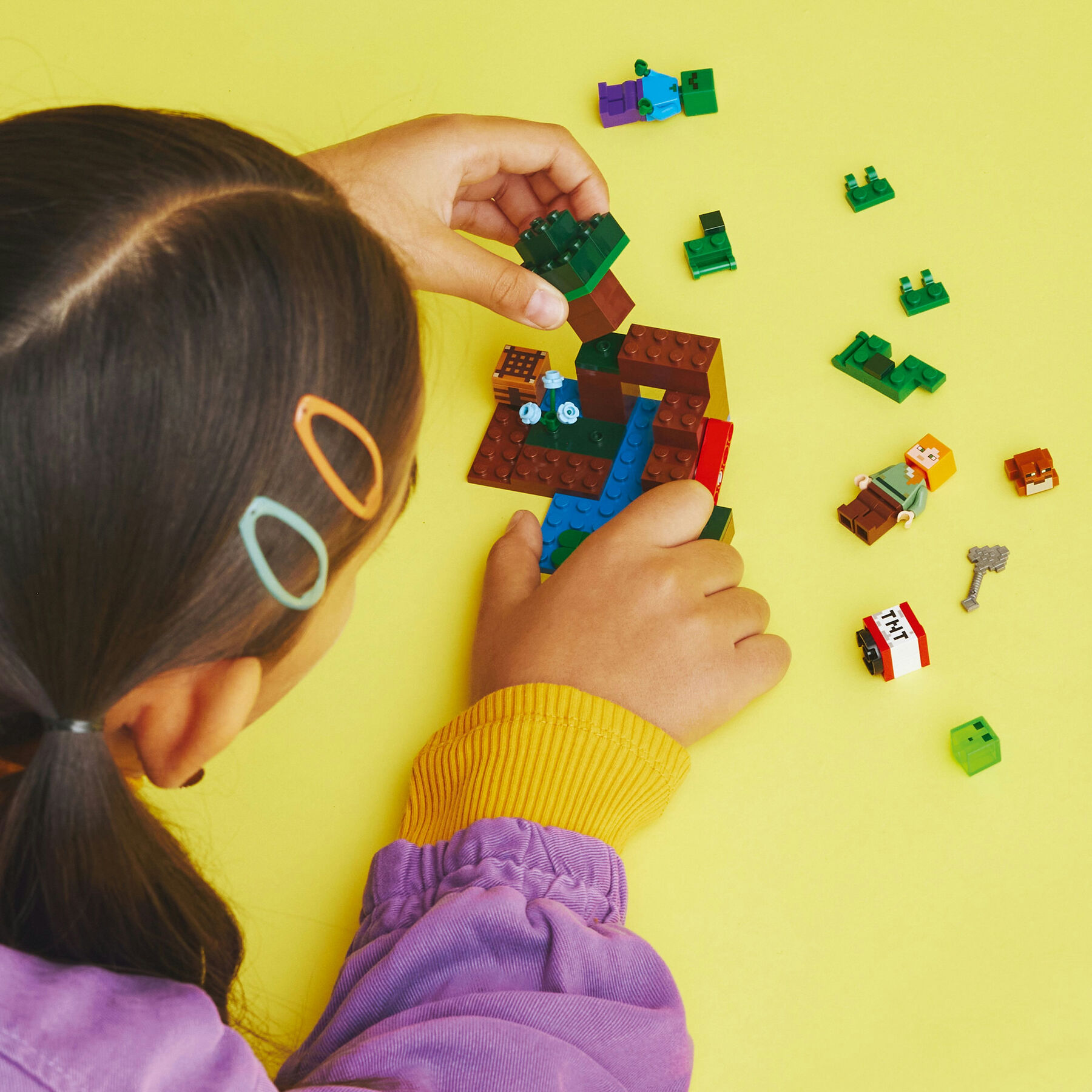 Конструктор LEGO Minecraft Пригоди на болоті (21240)