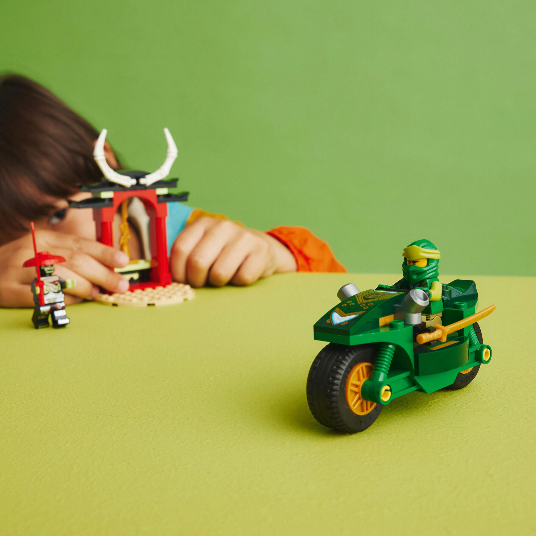Конструктор LEGO NINJAGO Дорожній мотоцикл ніндзя Ллойда (71788)