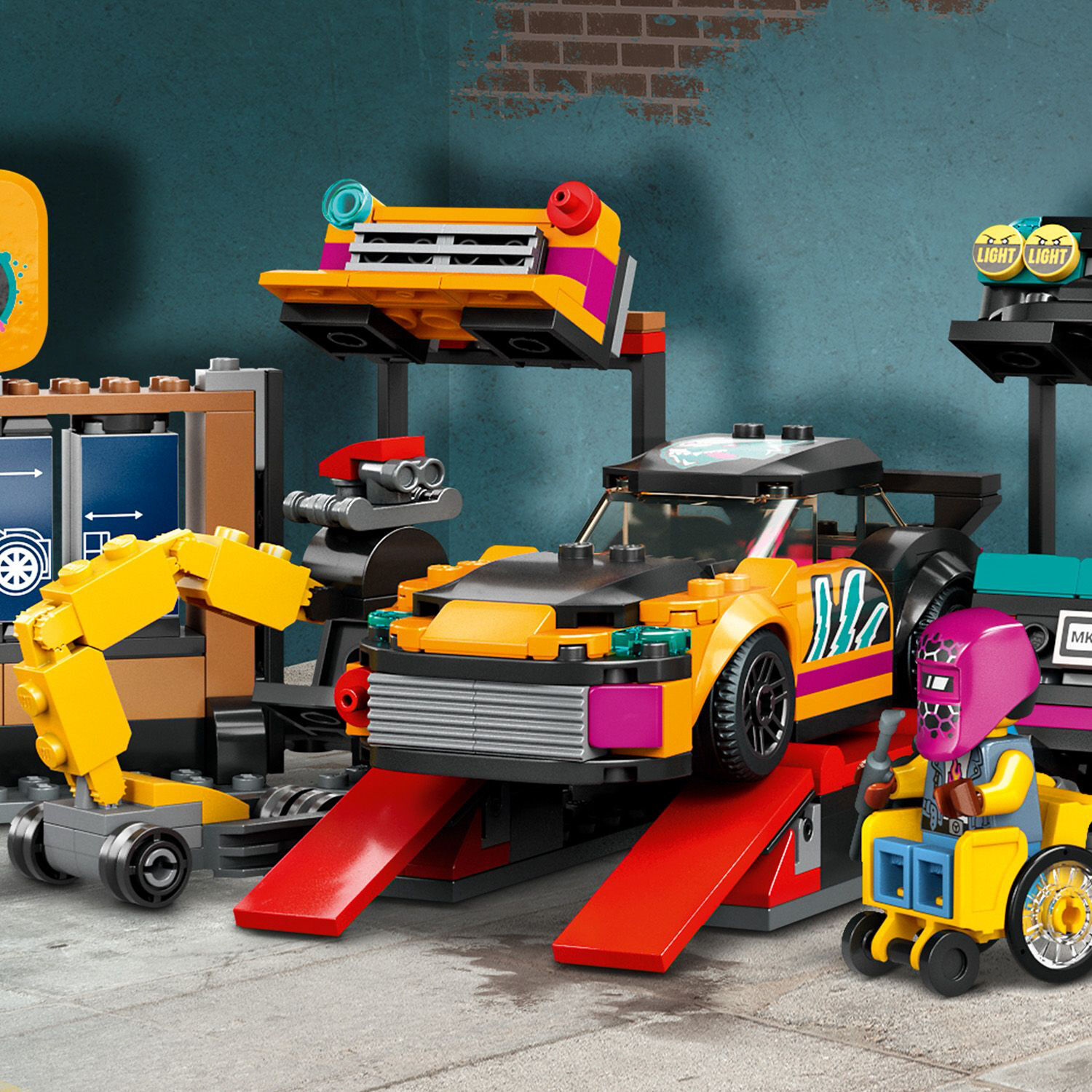 Конструктор LEGO City Тюнінг-ательє (60389)