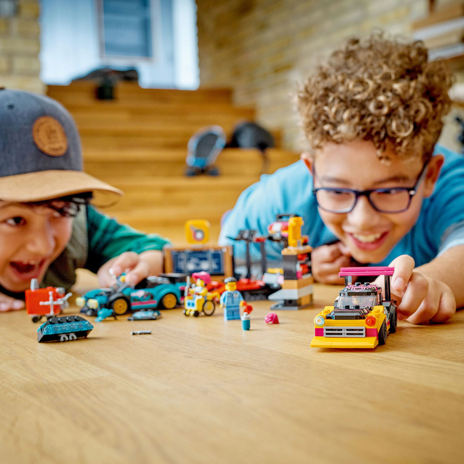 Конструктор LEGO City Тюнінг-ательє (60389)