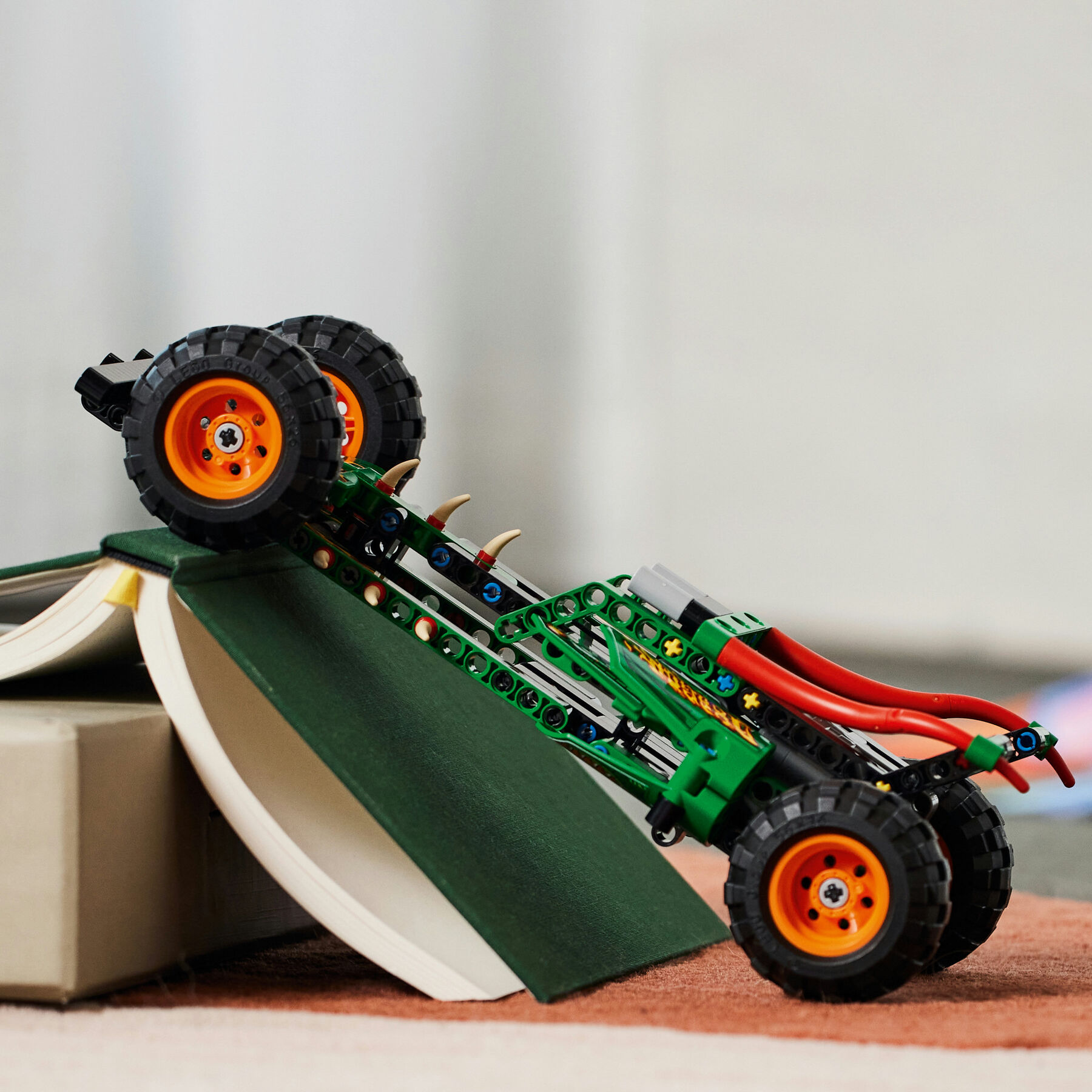 Конструктор LEGO Technic Monster Jam Dragon (42149)
