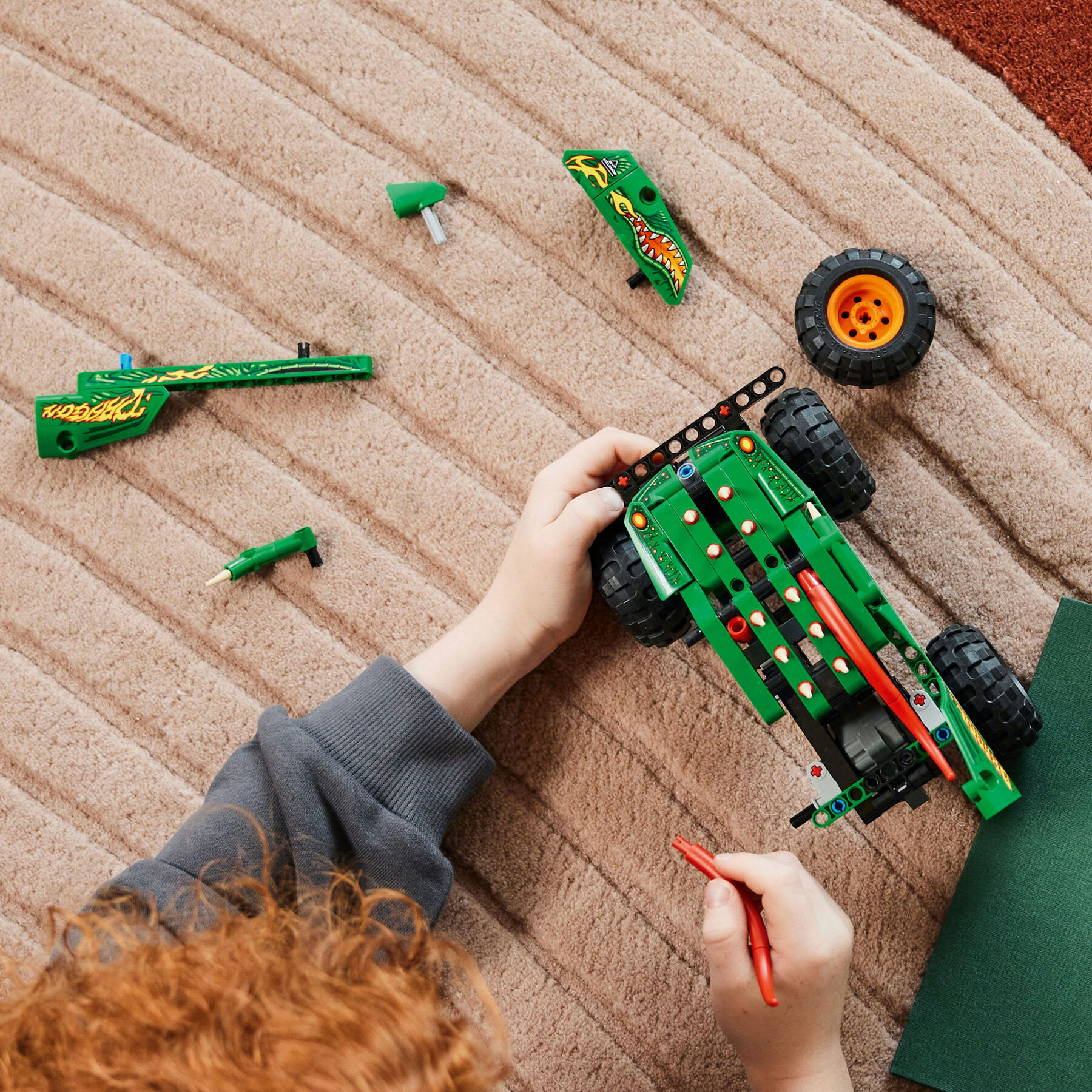 Конструктор LEGO Technic Monster Jam Dragon (42149)