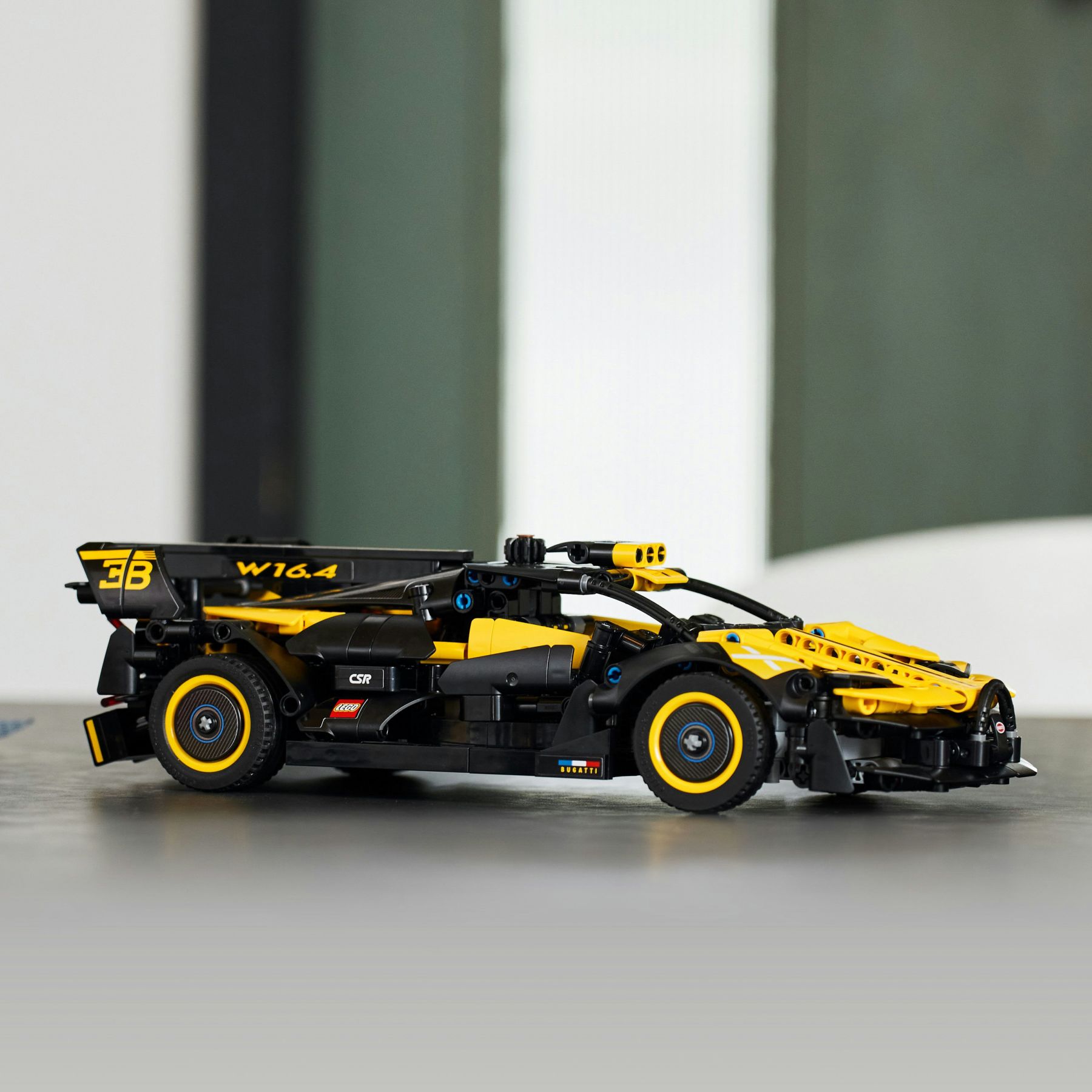 Конструктор LEGO Technic Bugatti Bolide (42151)