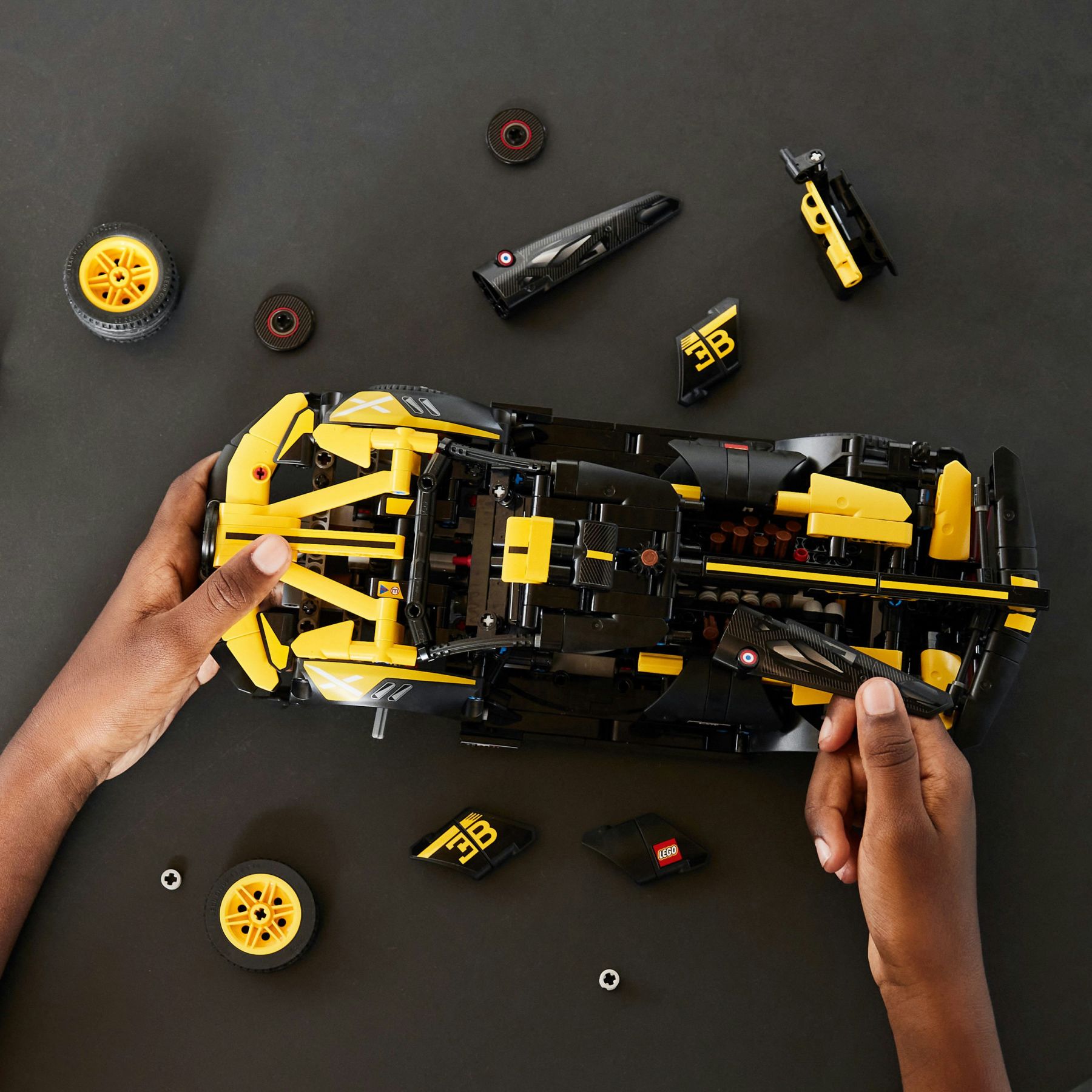 Конструктор LEGO Technic Bugatti Bolide (42151)