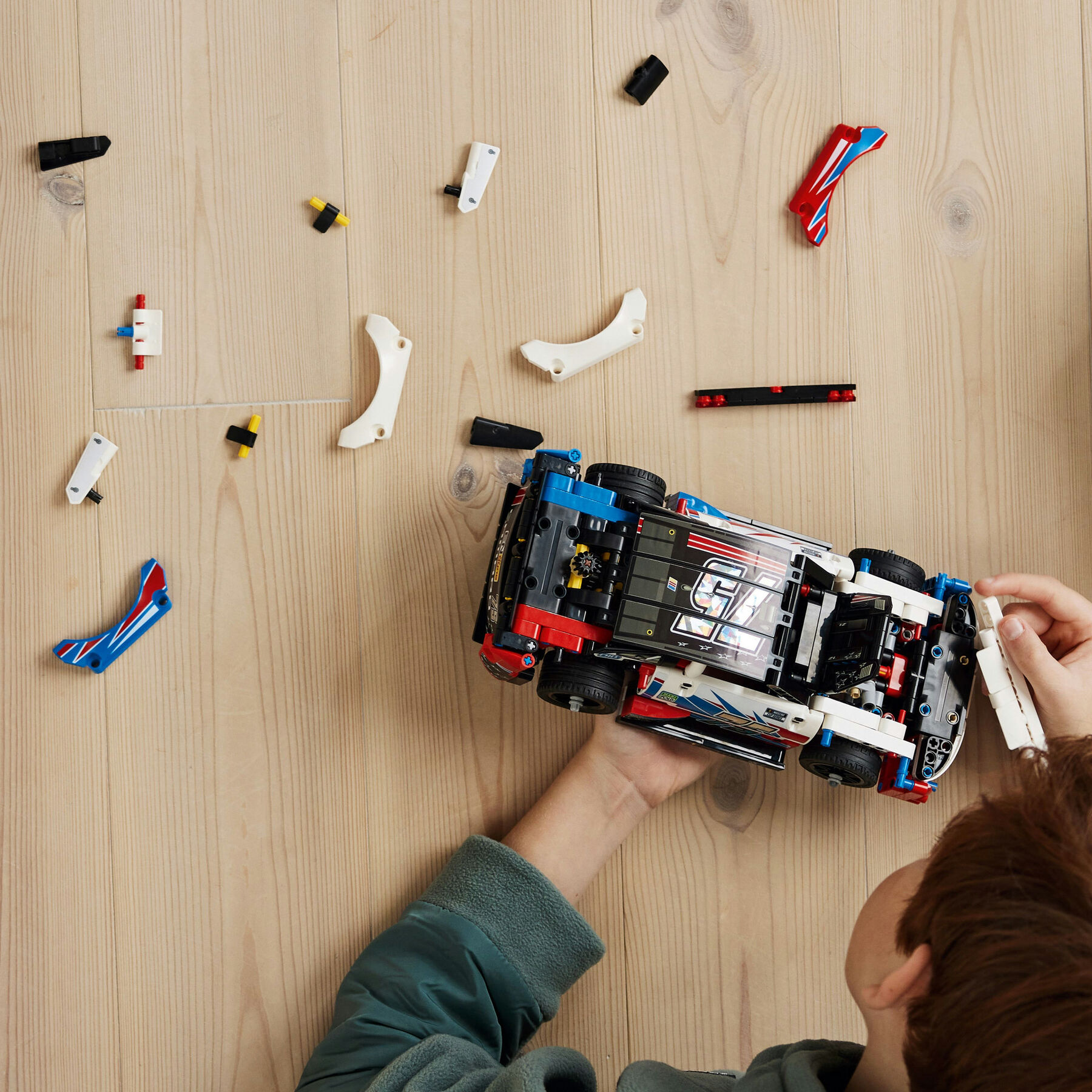 Конструктор LEGO Technic NASCAR® Next Gen Chevrolet Camaro ZL1 (42153)