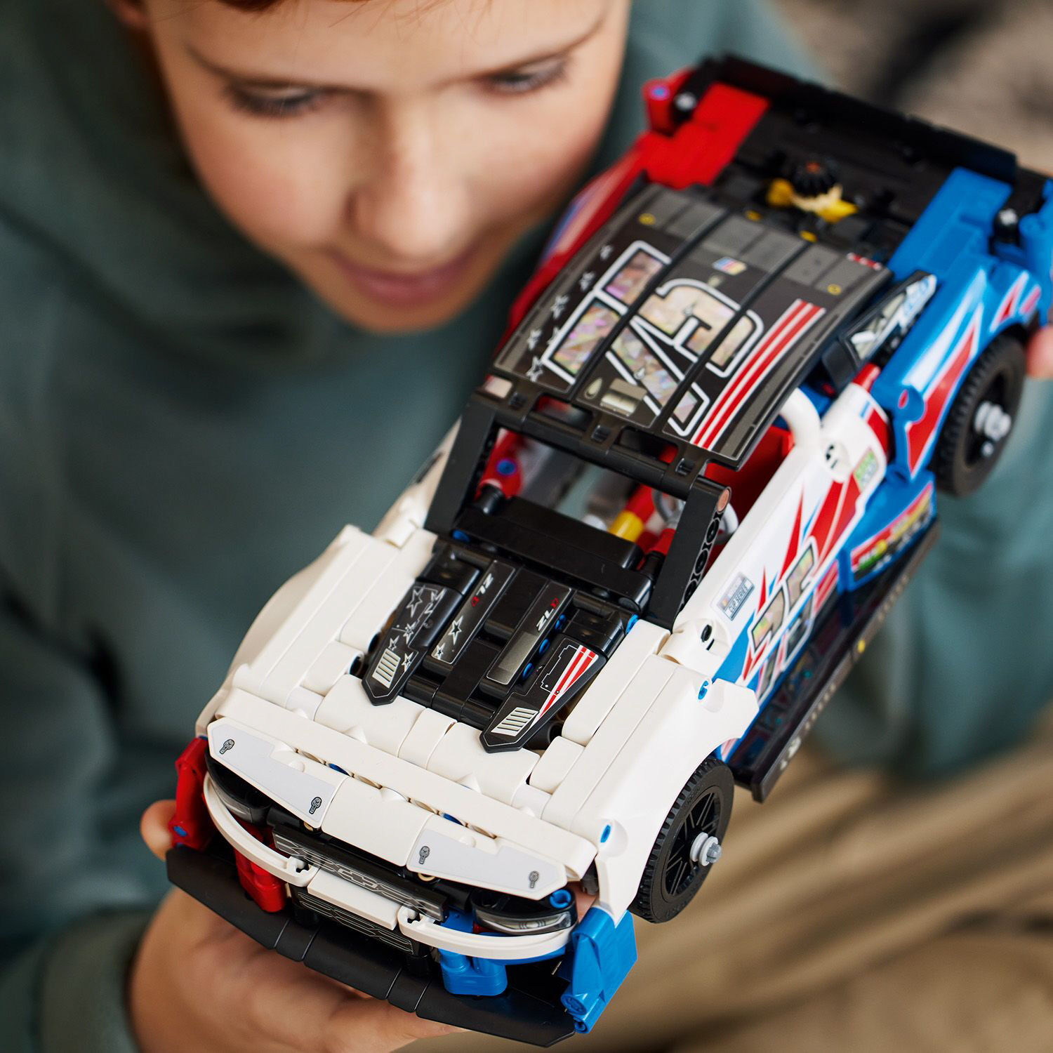 Конструктор LEGO Technic NASCAR® Next Gen Chevrolet Camaro ZL1 (42153)