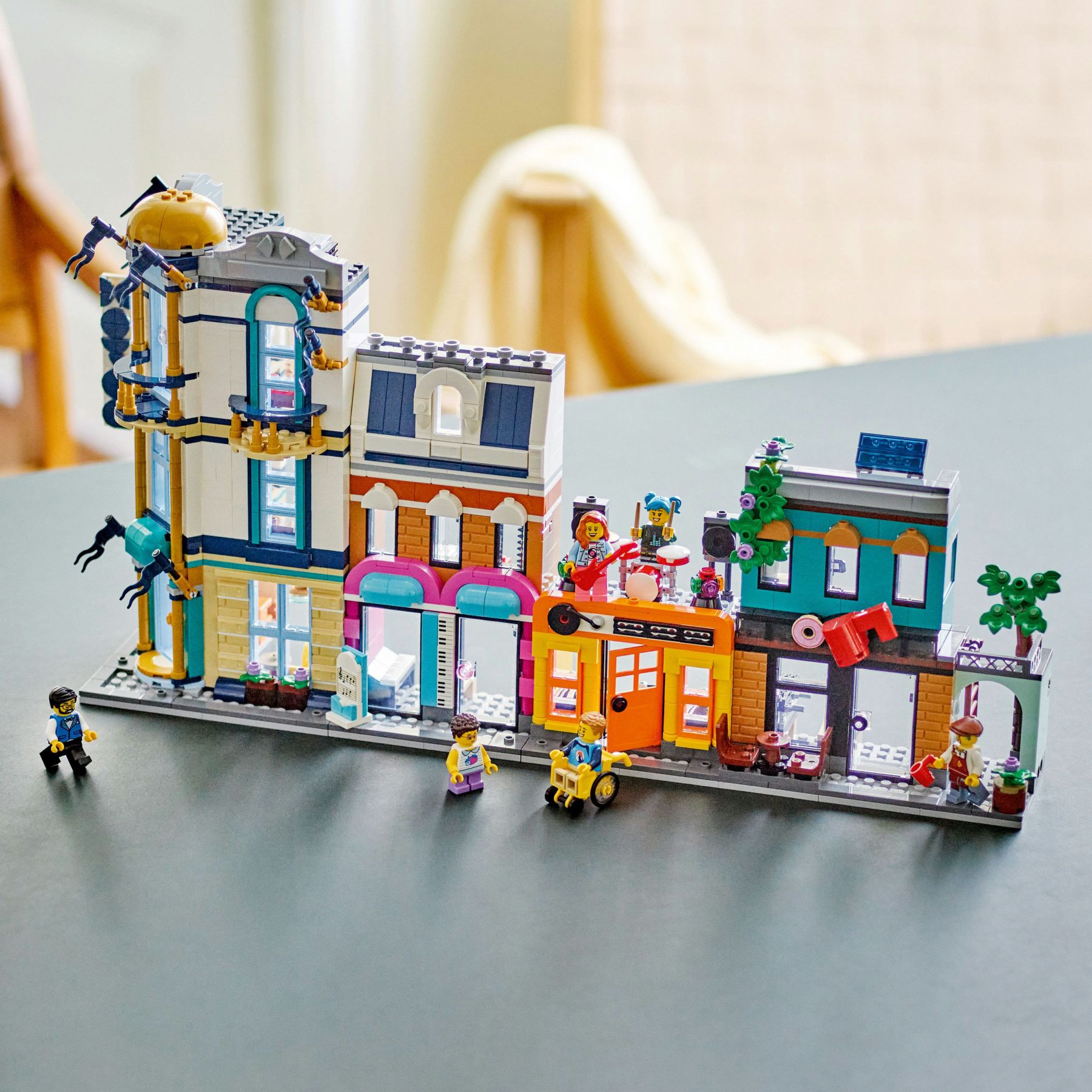 Конструктор LEGO Творець Центральна вулиця (31141)