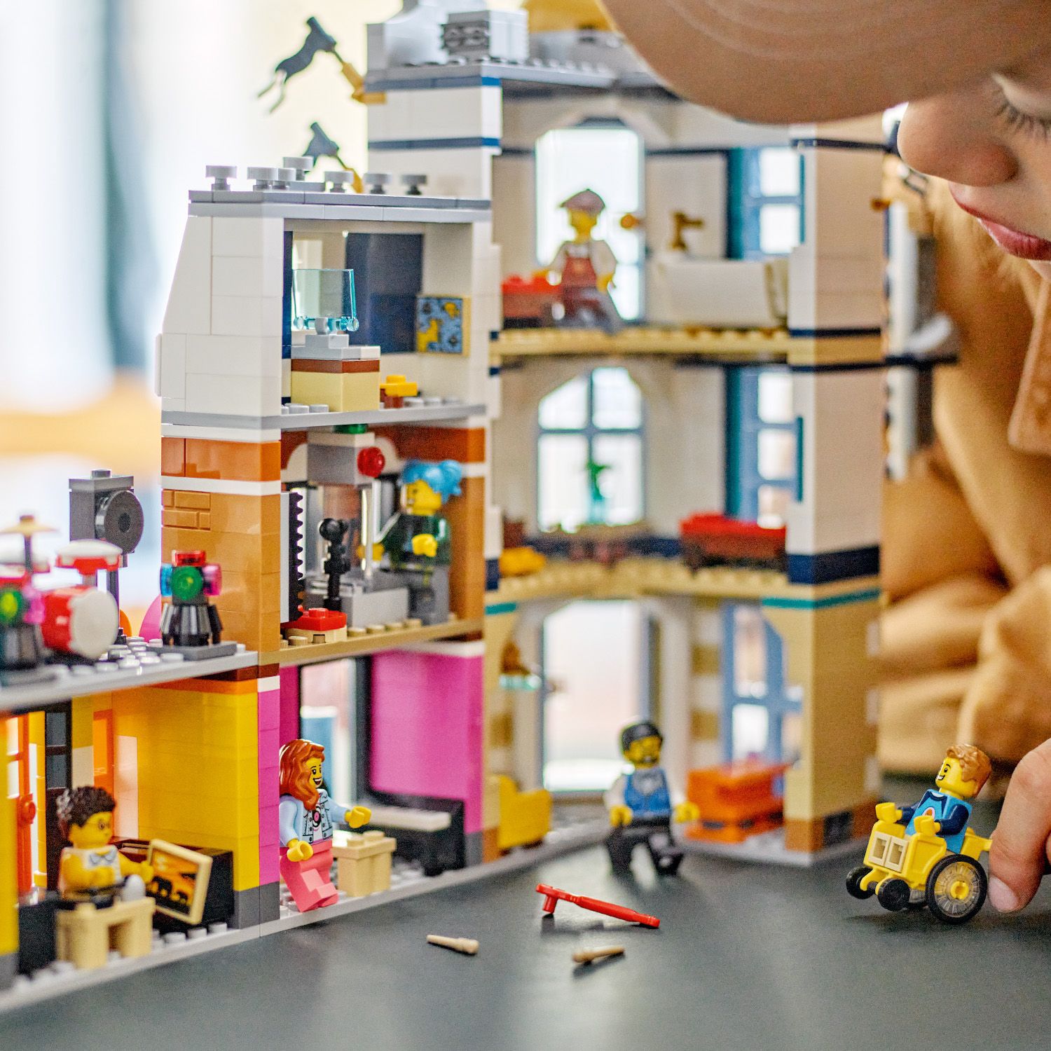 Конструктор LEGO Творець Центральна вулиця (31141)