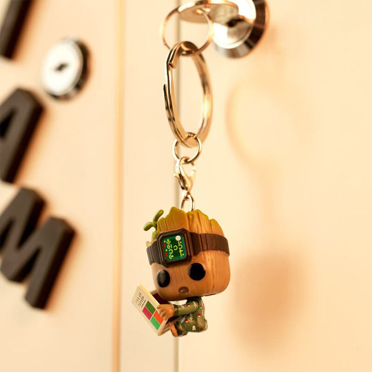 ​Брелок Funko Pор Marvel Ґрут з книгою (70647)
