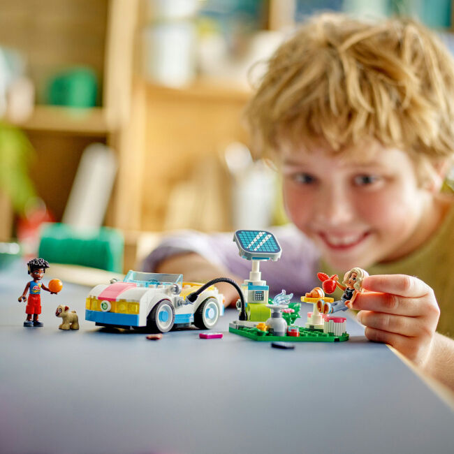 Конструктор LEGO Friends Собачі пригоди на серфі та скутері (42641)