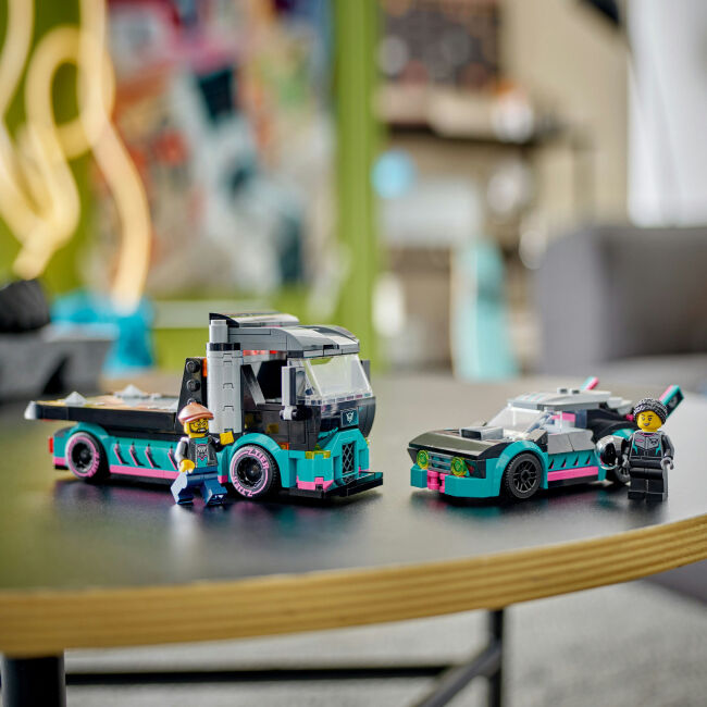 Конструктор LEGO City Автомобіль для перегонів й автовоз (60406)