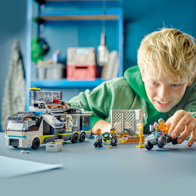 Конструктор LEGO City Пересувна поліцейська криміналістична лабораторія (60418)