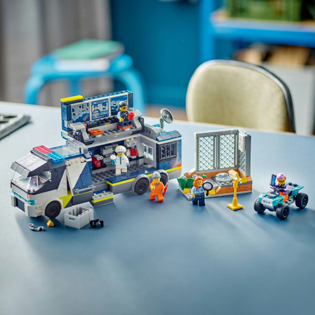 Конструктор LEGO City Пересувна поліцейська криміналістична лабораторія (60418)