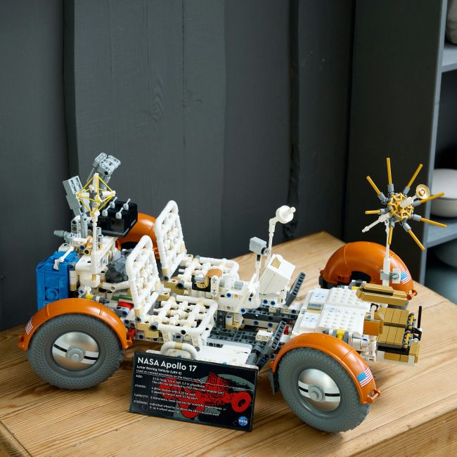 Конструктор LEGO Technic Місячний автомобіль NASA Apollo (42182)