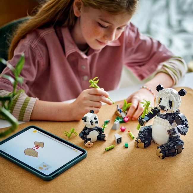 Конструктор LEGO Creator Дикі тварини: пандові (31165)