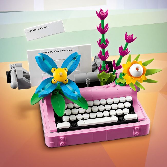 Конструктор LEGO Creator Друкарська машинка з квітами (31169)
