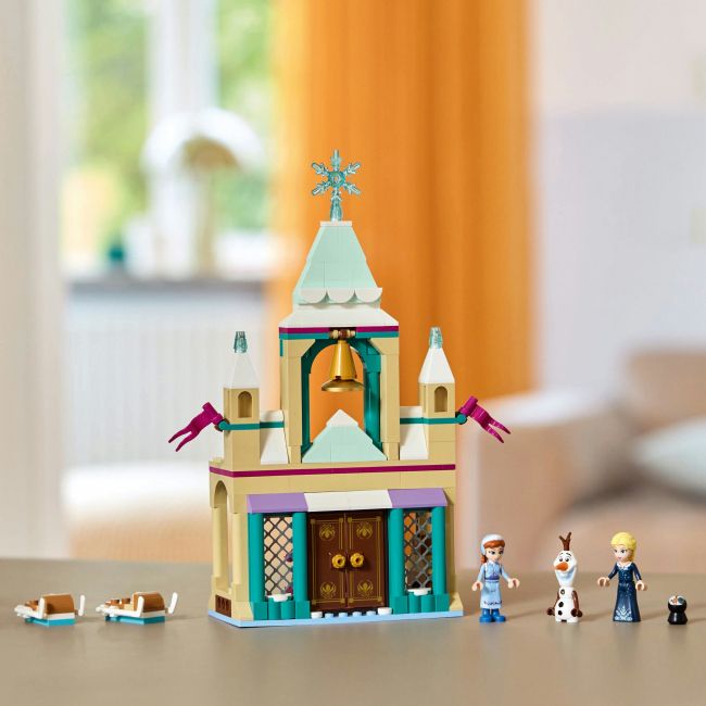 Конструктор LEGO Disney Princess Замерзлий замок в королівстві Ерендел (43265)