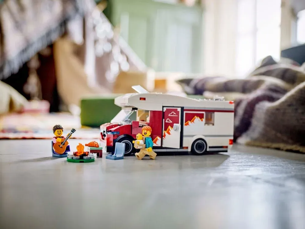 Конструктор LEGO City Пригодницький будинок на колесах для відпустки (60454)