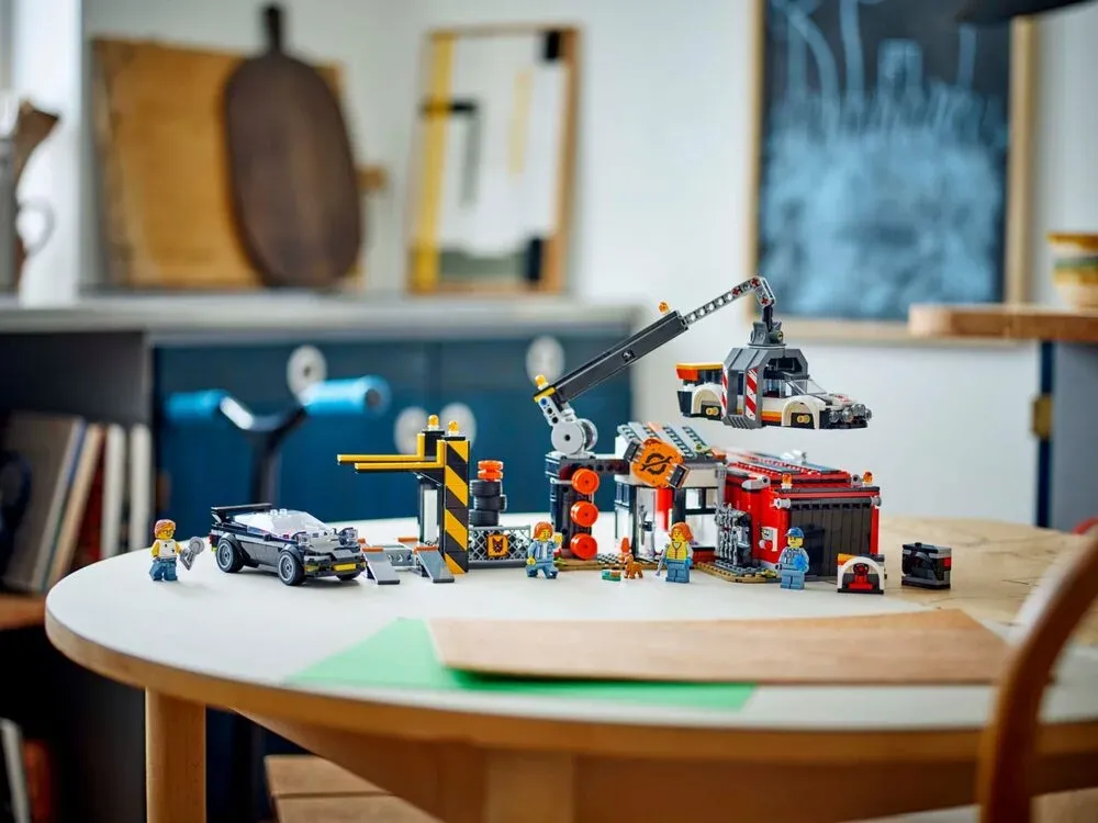 Конструктор LEGO City Звалище з автомобілями (60472)