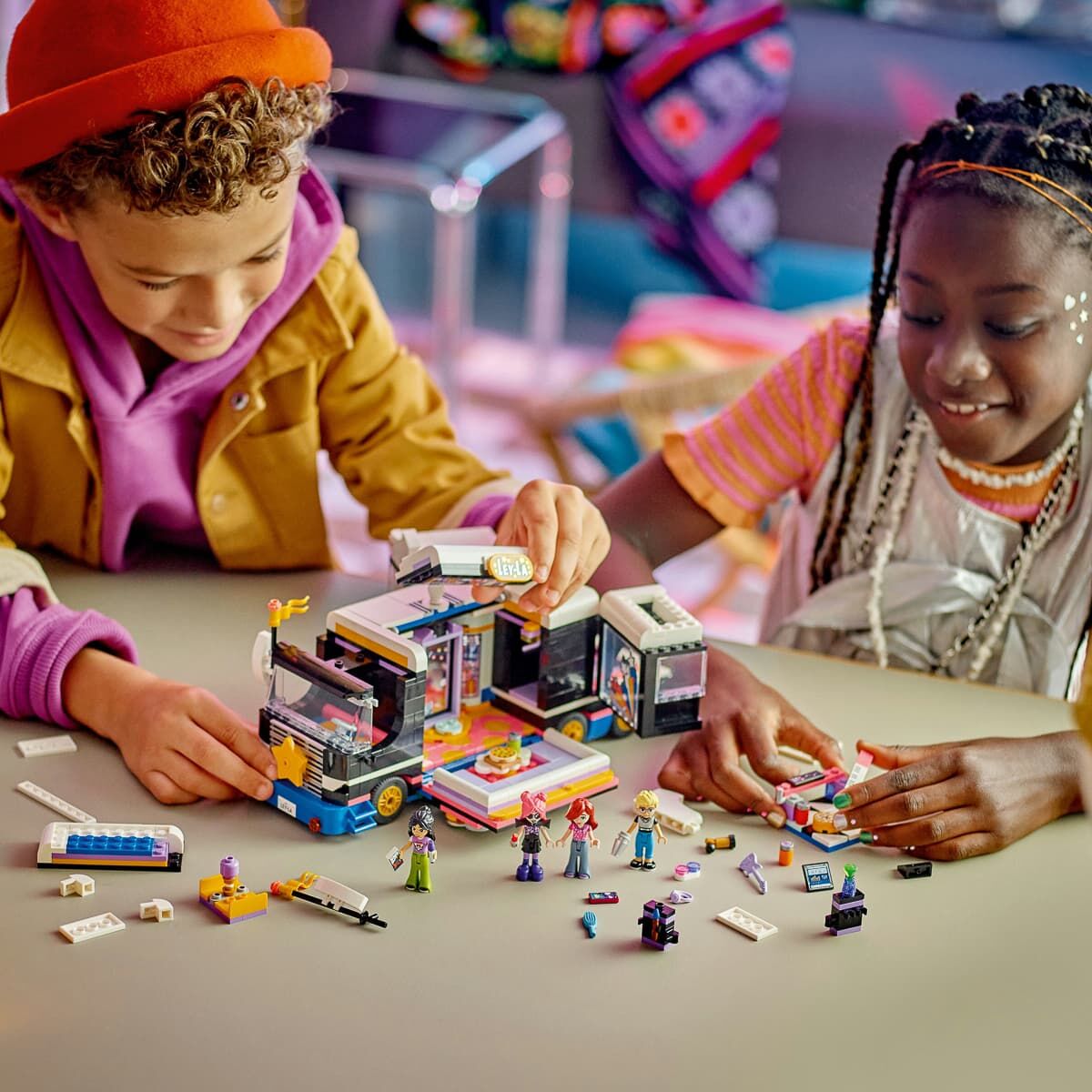 Конструктор LEGO Friends Автобус для музичного туру попзірки (42619)