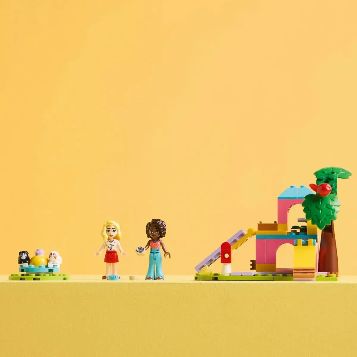 Конструктор LEGO Friends Ігровий майданчик для морських свинок (42640)