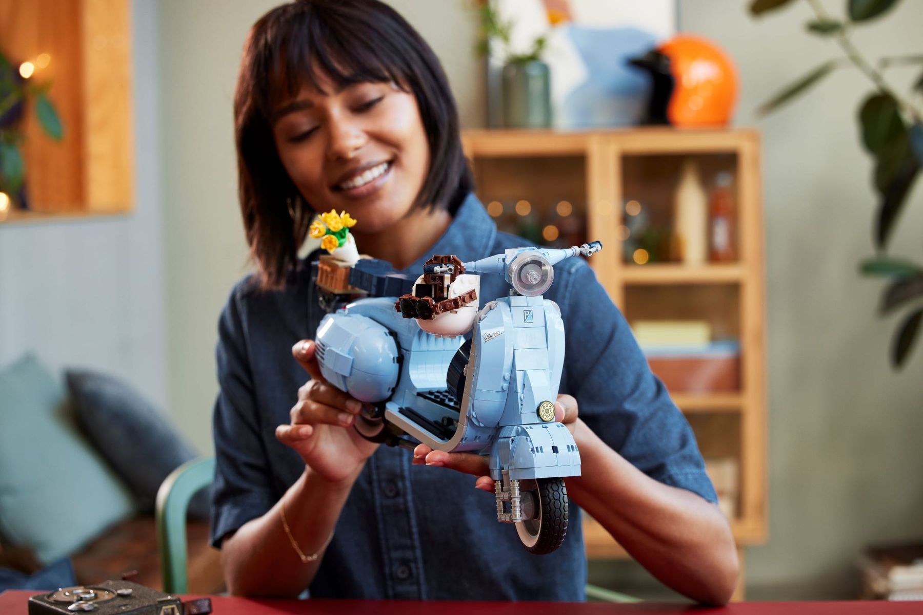 Конструктор LEGO ICONS Creator Expert Веспа 10298