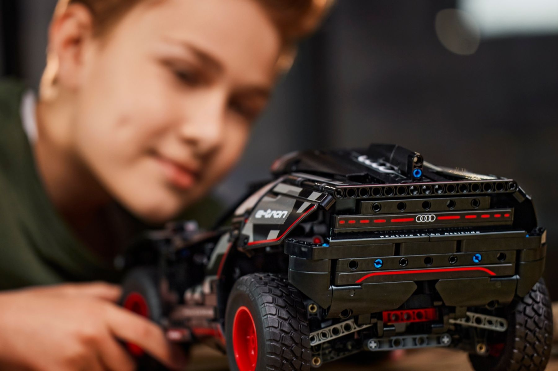 Конструктор Technic Audi RS Q e-tron 42160