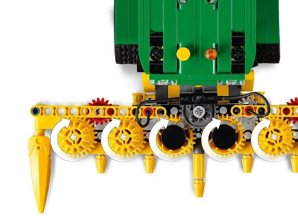 Конструктор LEGO Technic Кормозбиральний комбайн John Deere 9700 (42168)